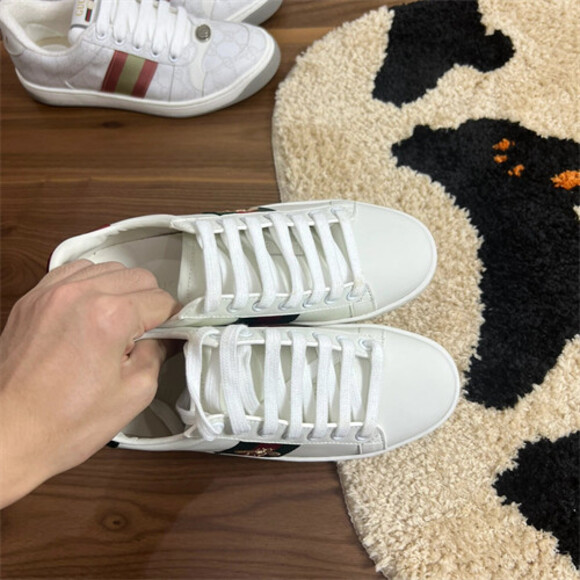 Gucci classic bee white shoes - Picture 2 of 5